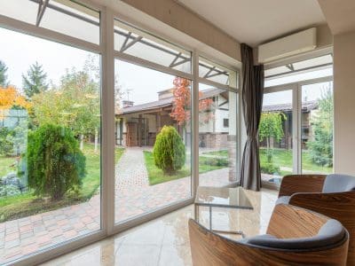 Puertas de cristal para viviendas y oficinas